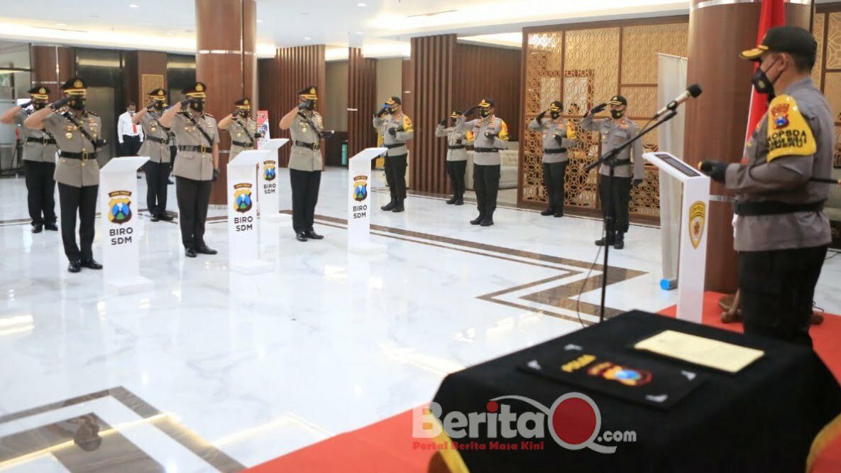 Kapolda Jatim Sertijab di Gedung Patuh