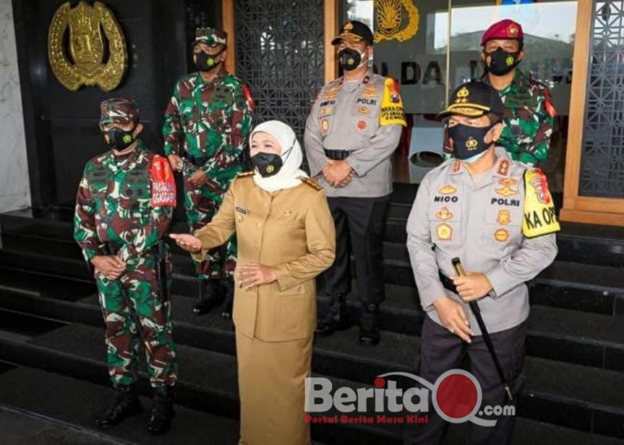 Gubernur Jatim Khofifah Indar Parawansa sedang berikan wejangan