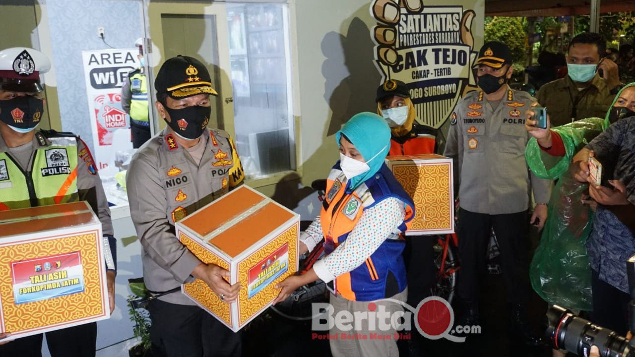 Kapolda Jatim sedang melakukan cek pos