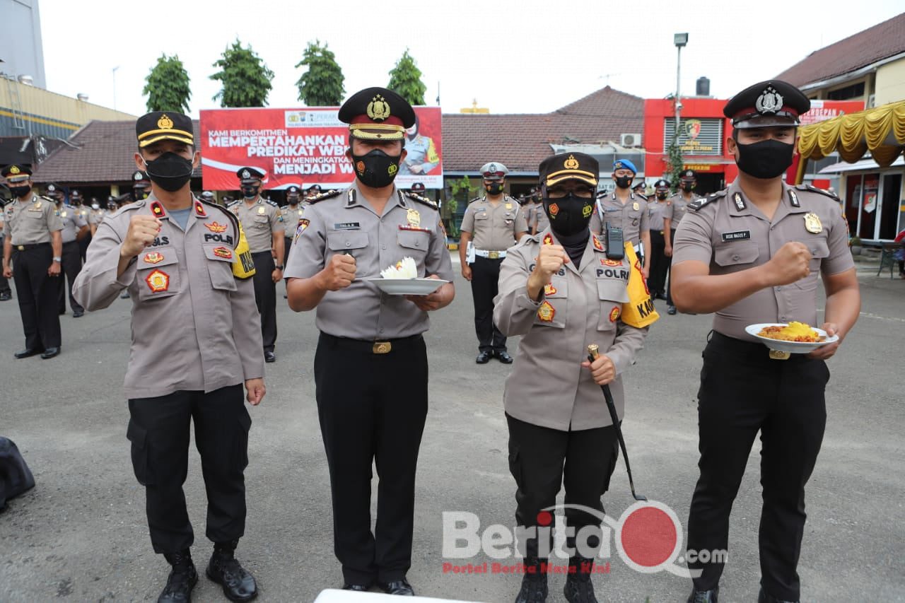 Polres Pelabuhan Tanjung Perak Tasyakuran Kenaikan Pangkat Setingkat