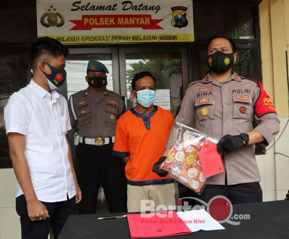 Tersangka TS beserta barang bukti diamankan tim Buser Polsek Manyar