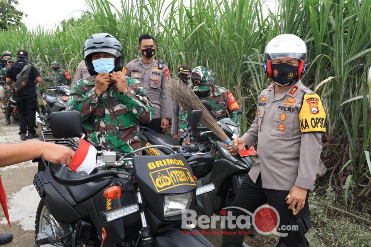 Kapolda Jatim beri pujian pada Bhabinkamtibmas dan Bhabinsa yang bawa sapu lidi untuk bersihkan rumah warga korban banjir