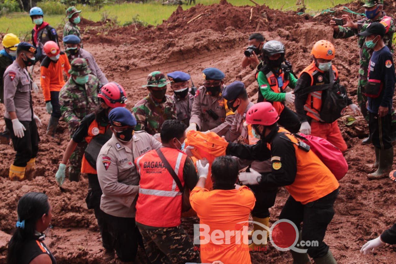 Patut dapat apresiasi TNI-Polri dan relawan dalam penanganan bencana longsor dan banjir di Nganjuk