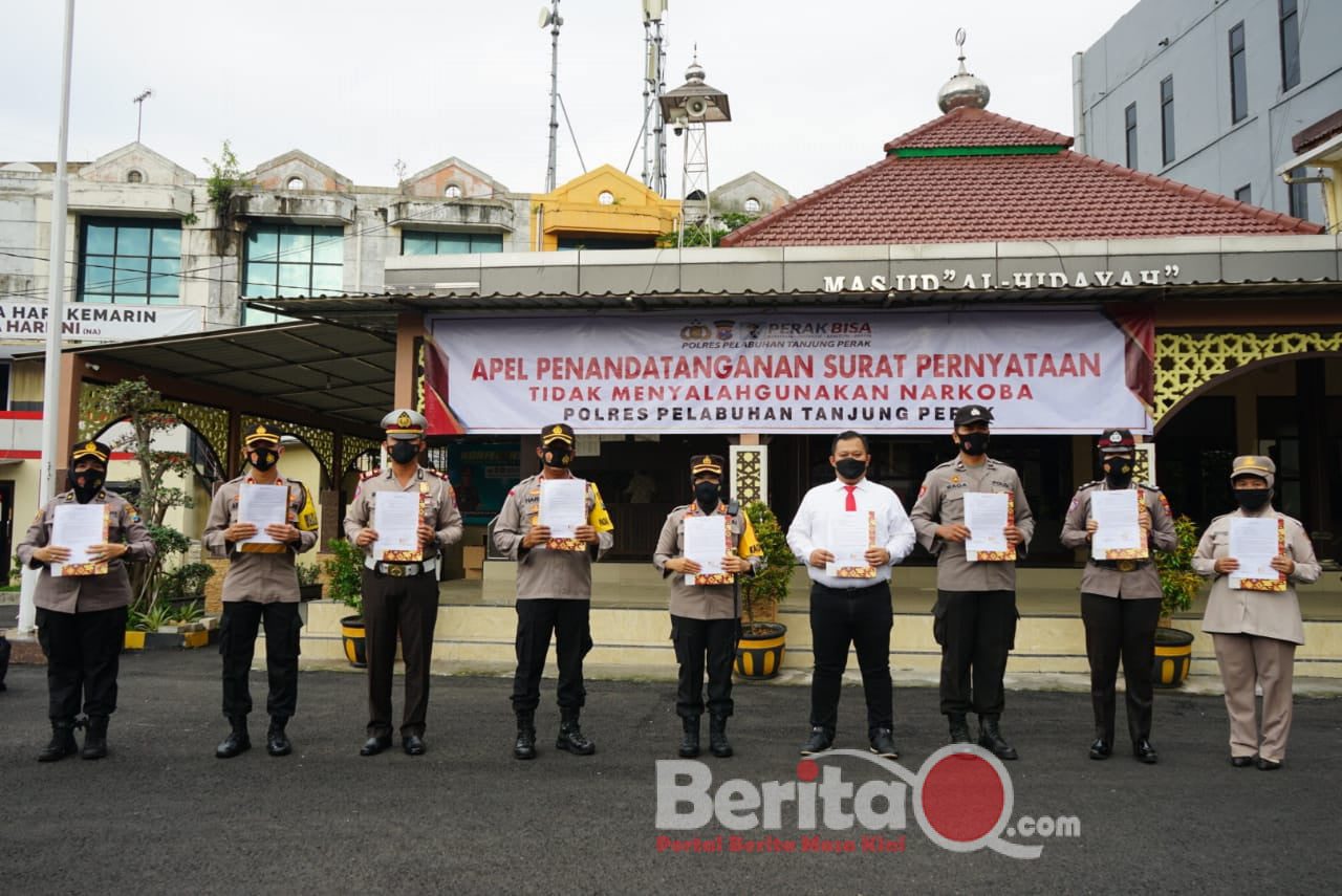 Polres Pelabuhan Tanjung Perak lakukan tanda tangan bersama tidak menyalahgunakan narkoba