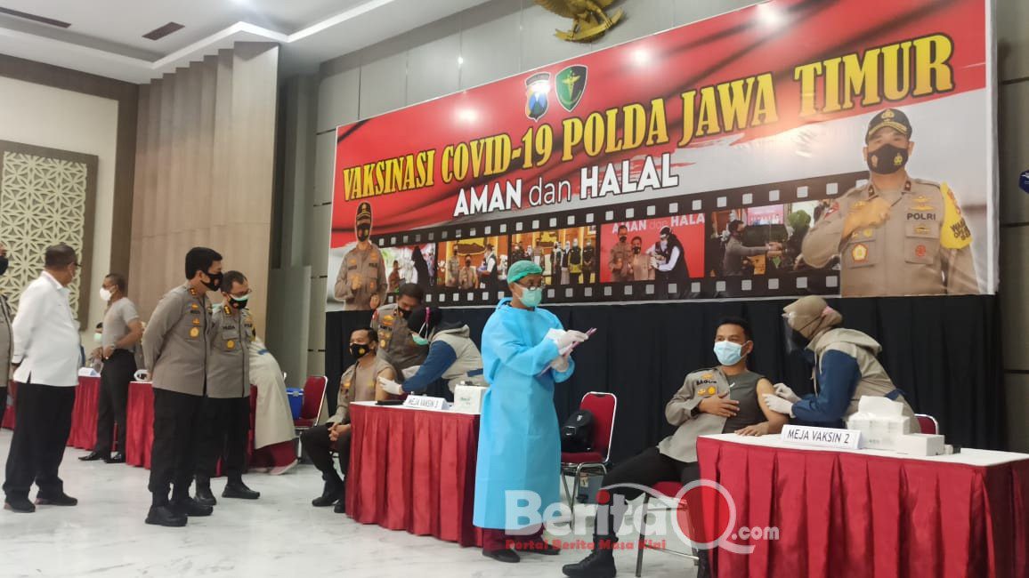 Polda Jatim gelar vaksin halal