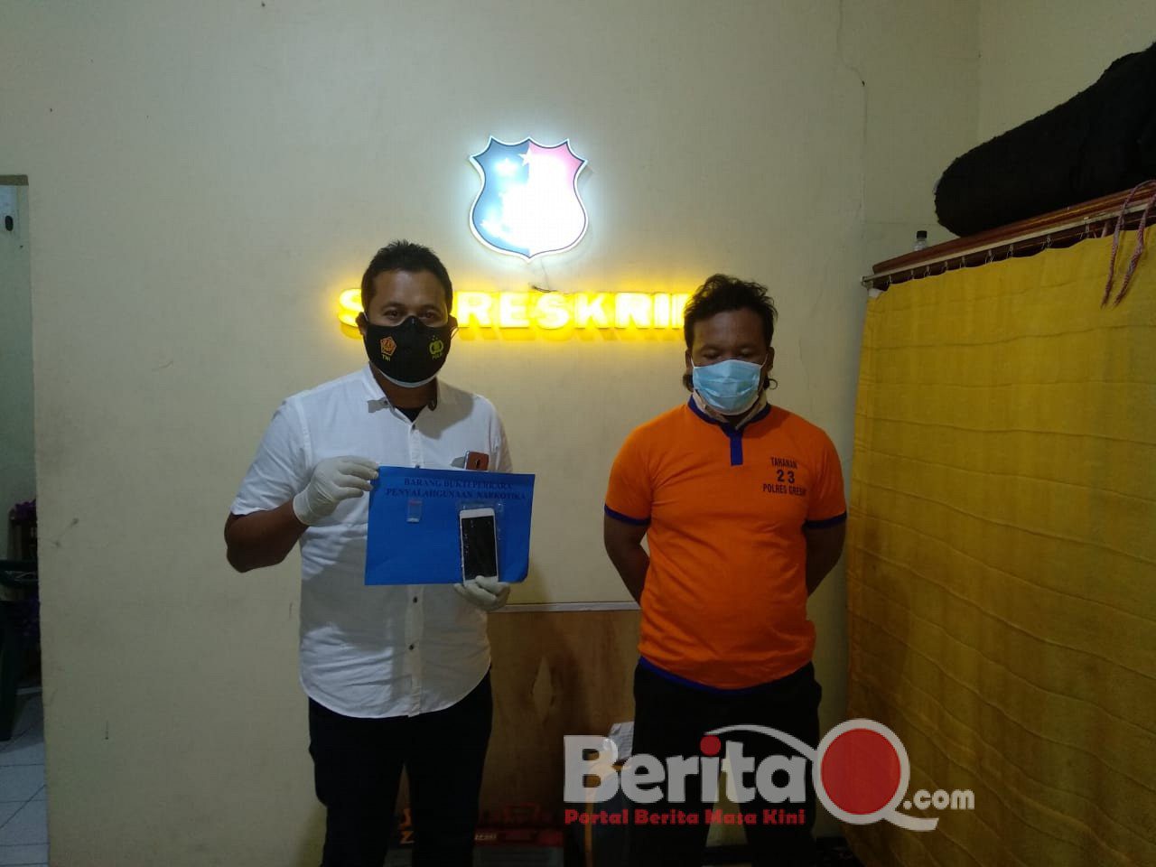 Tersangka F diamankan Reskrim Polsek Duduk Sampean beserta barang bukti