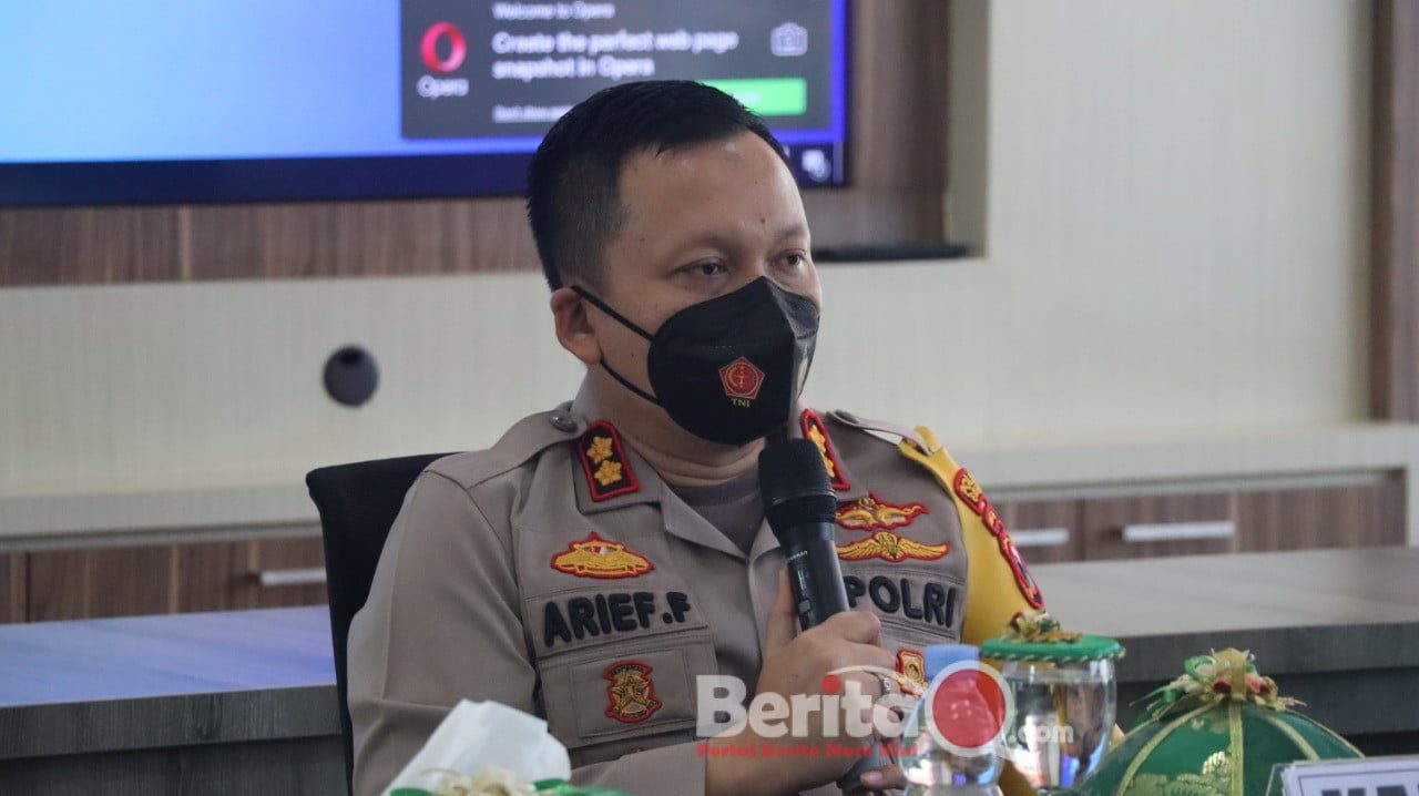 Kapolres Gresik AKBP Arief Fitrianto berikan arahan dalam acara FGD