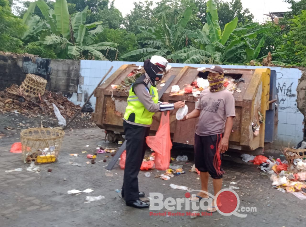 Srikandi Satlantas Polres Gresik gelar Baksos ke warga terdampak Covid-19