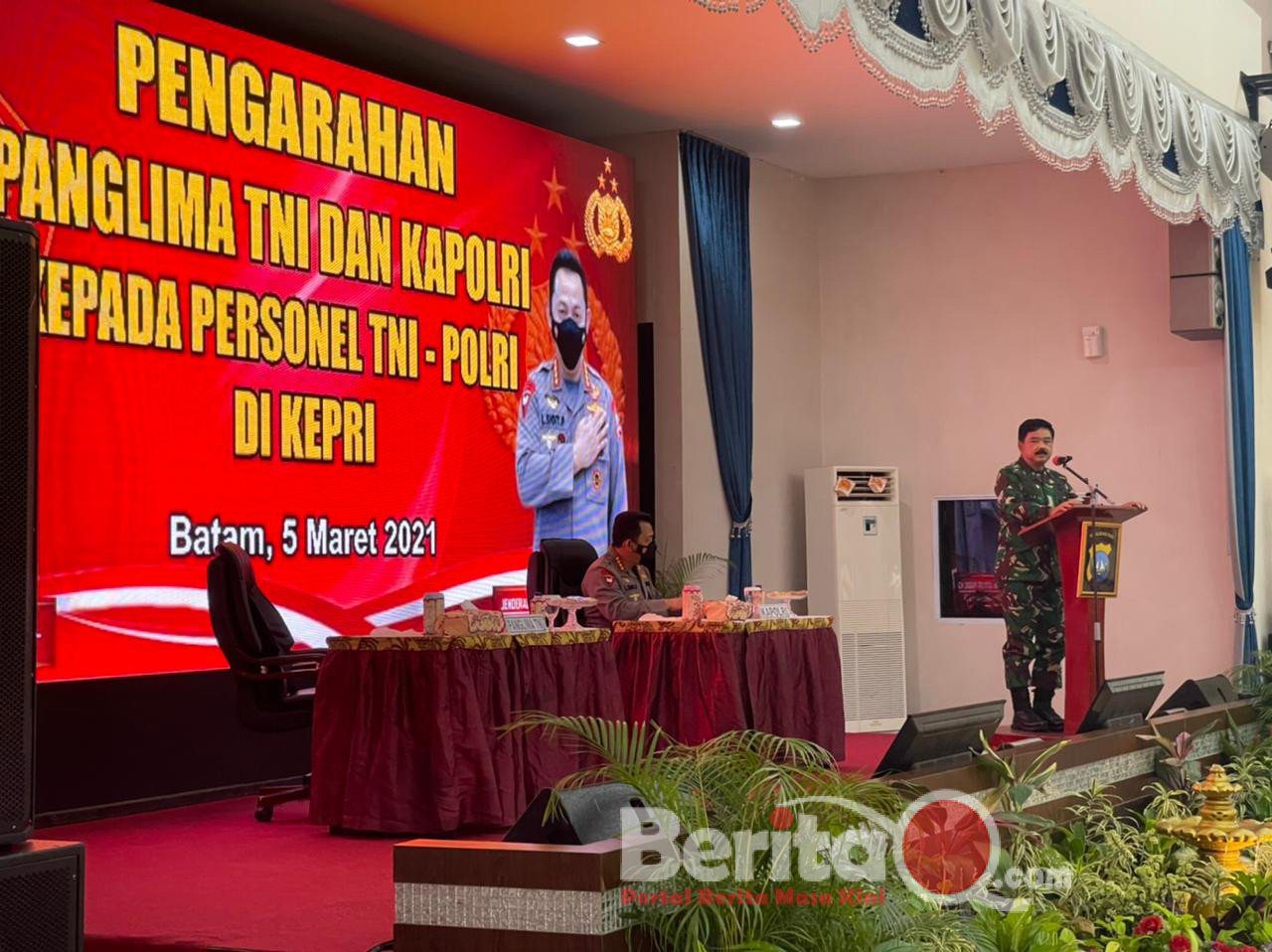 Kapolri dan Panglima TNI hadiri langsung pelaksanaan Vaksin prajurit TNI-POLRI