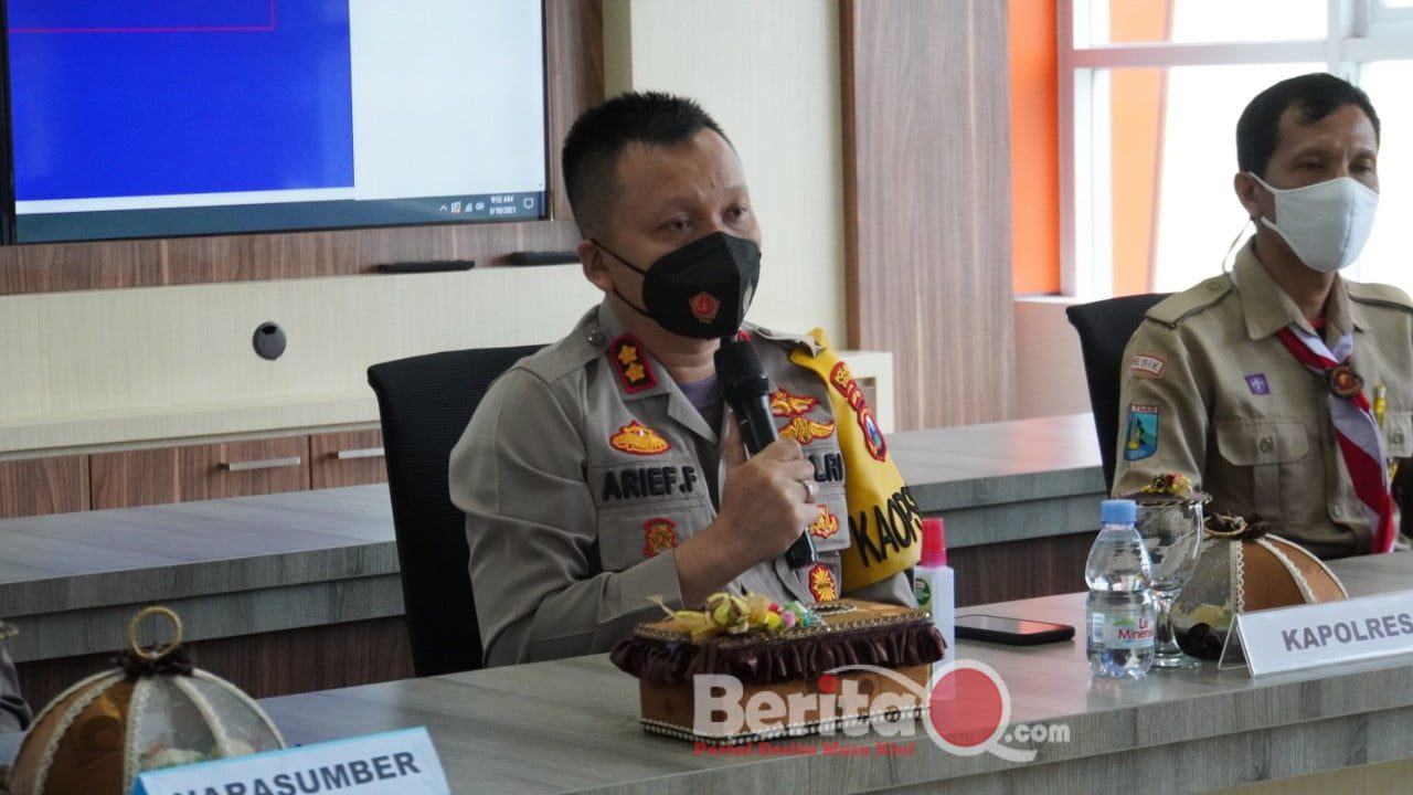 Kapolres Gresik AKBP Arief Fitrianto saat berikan pengarahan