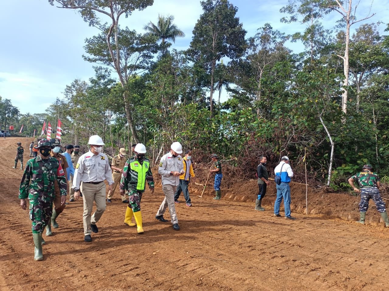 Kadis PUPR Natuna Tinjau Lokasi TMMD