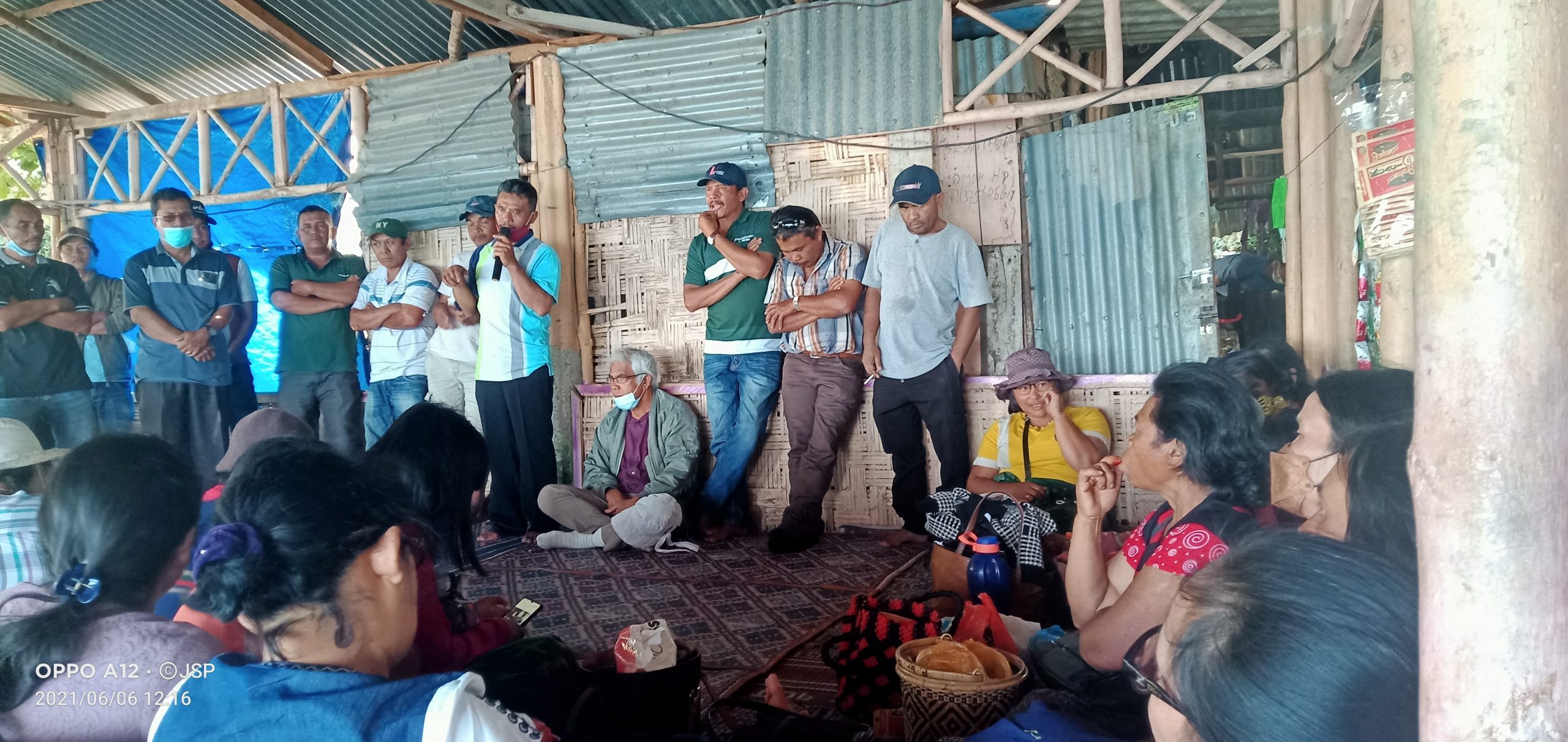 Ket foto: kata sambutan dari Surbakti rumah serit.(ius)