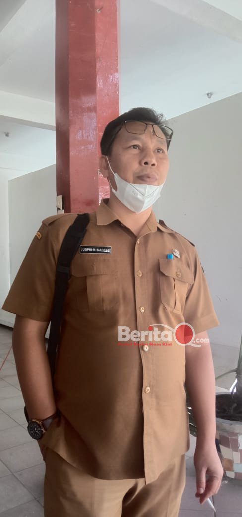 Ket foto : Kepala Pelaksana Badan Penanggulangan Bencana Daerah ( BPBD) Kabupaten Karo , Juspri  M .Nadeak saat di mintai keterangan.(doc)