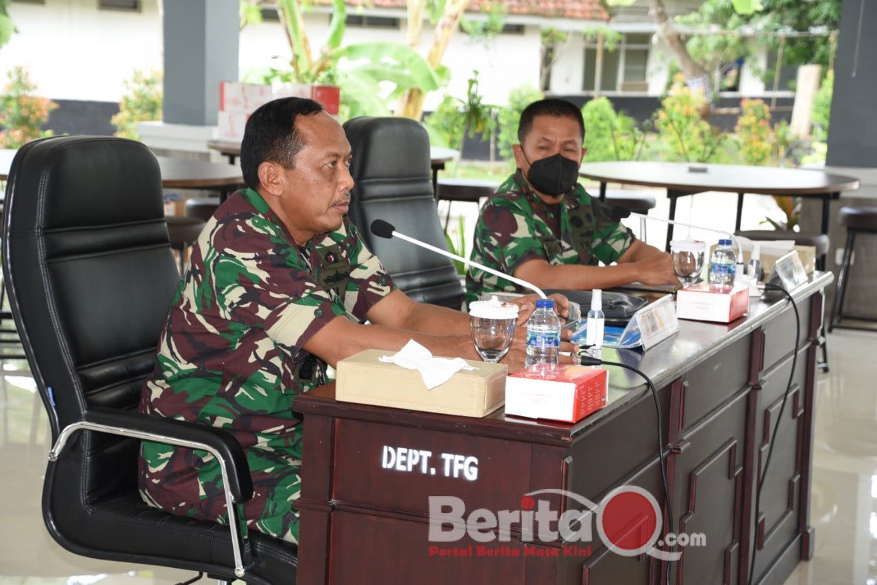 Dankodiklatal Laksamana Madya TNI Nurhidayat saat pimpin rapat rencana pembentukan Satker baru