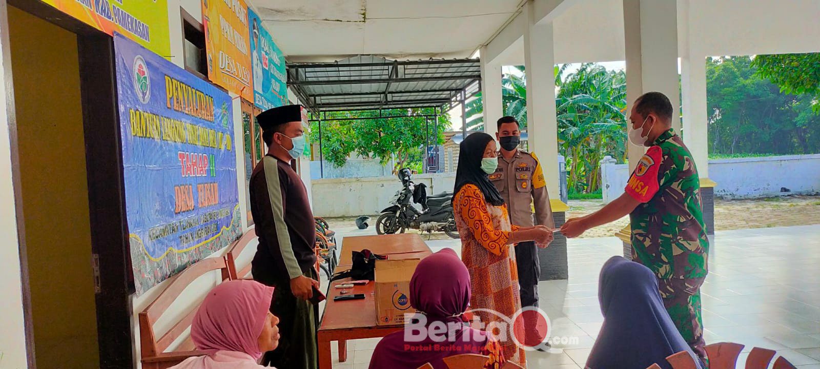 Serda Edi saat beri pendampingan penyaluran BLT-DD dan sosialisasi Vaksin