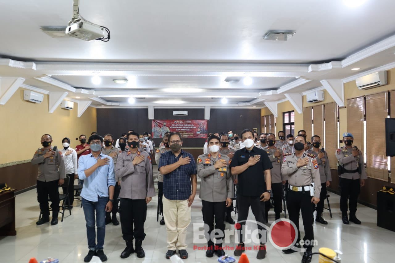 Polresta Mojokerto saat gelar pelatihan kehumasan