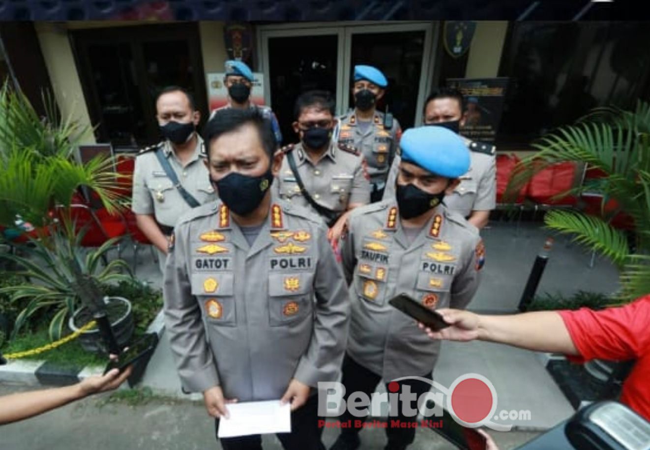 Kabid Humas Polda Jatim Kombes Pol Gatot Repli Handoko saat memberikan keterangan