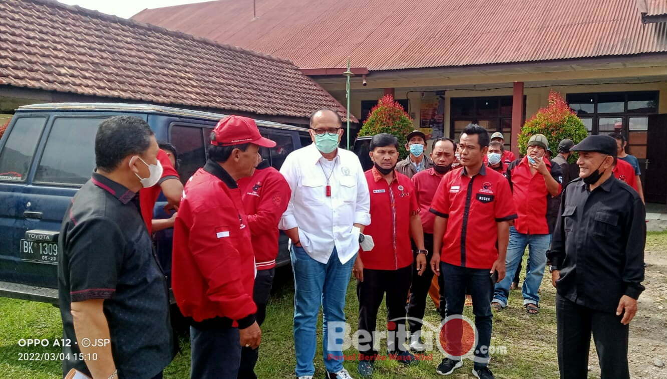 Junimart Girsang Mburo Ate Tedeh Bersama PAC PDI P Kecamatan Kabanjahe