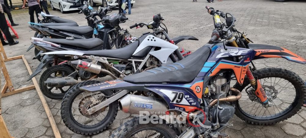 5 unit sepeda motor sebagai barang bukti yang disita petugas