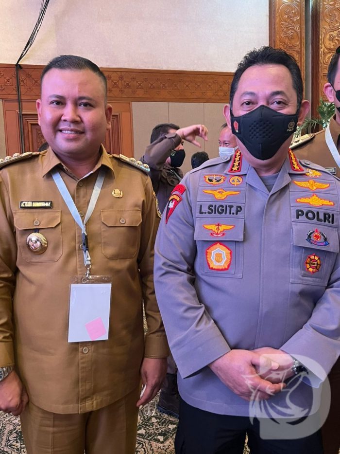 Poto bersama dengan Kapolri Jenderal Polisi Drs. Listyo Sigit Prabowo, M.Si, Bupati Melawi, H. Dadi Sunarya Usfa Yursa menghadiri Pengarahan Presiden Republik Indonesia