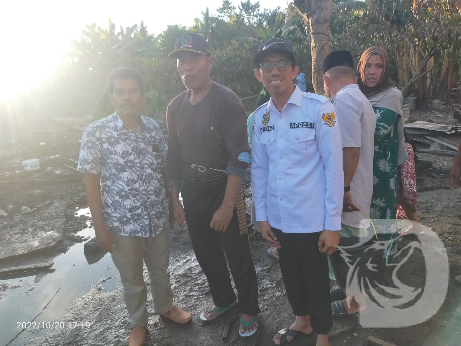 Kepala Desa Bonda berada di lokasi kebakaran 