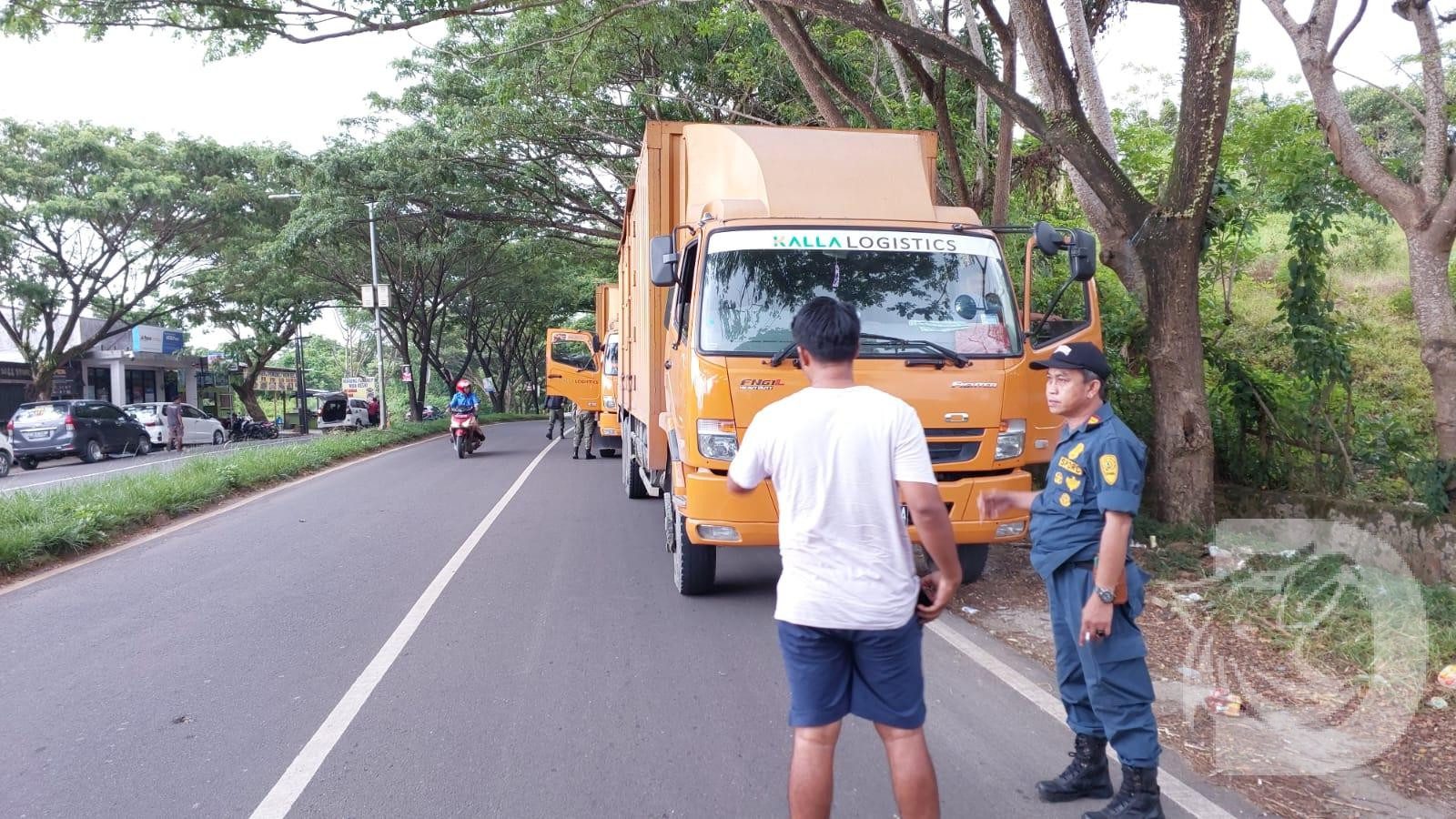 Tim Operasi Gakkum LHK Pos Mamuju mengamankan Truck bermuatan kayu ilegal di jalan poros Mamuju - Kalukku 