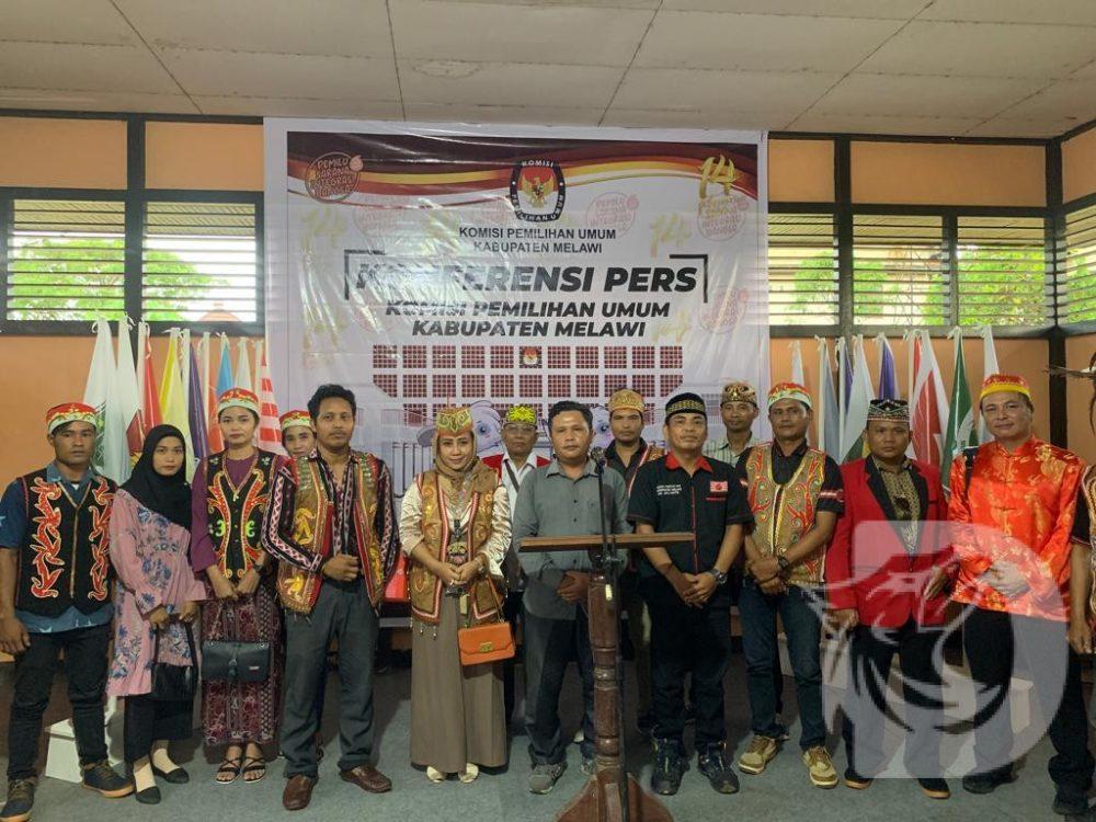 Pimpinan Cabang (Pimcab) Partai Kebangkitan Nusantara (PKN) Kabupaten Melawi, Sabtu (13/05) secara resmi mendaftarkan 30 Bakal Calon Legislativ,(Bacaleg) ke KPU Kabupaten Melawi