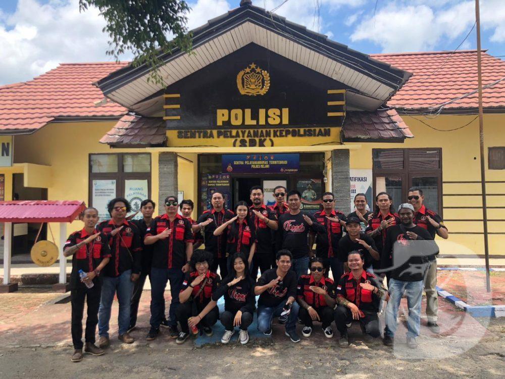 Organisasi Masyarakat Dayak Kabupaten Melawi yang tergabung Forum Pemuda Dayak (Fopad) dan Satria Borneo (Saber) mendatangi Markas Kepolisian Resor (Mapolres) Melawi (Ist)