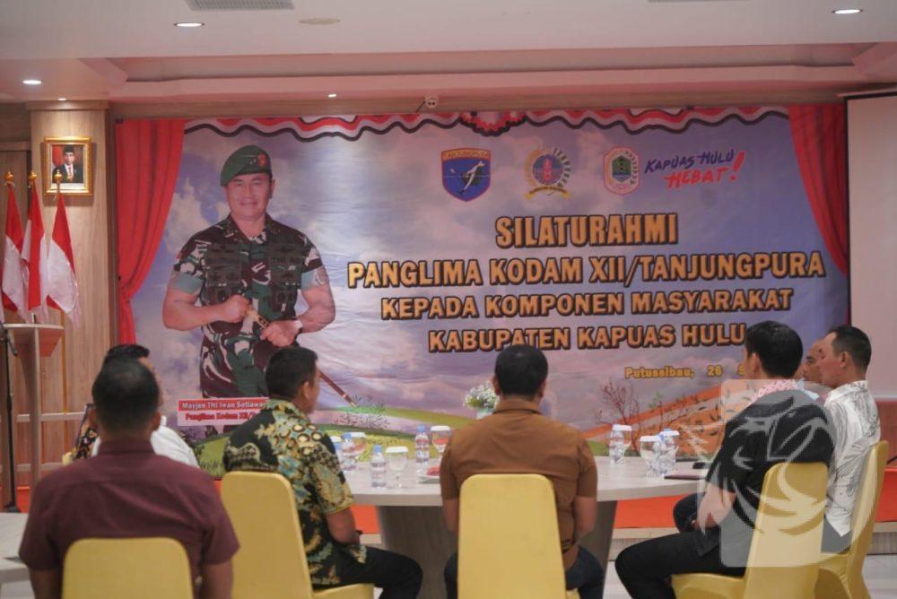 Pangdam XII/Tpr Silaturahmi Dengan Masyarakat Kapuas Hulu (Ft, dok)