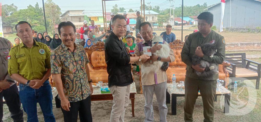 Dipimpin Sekdakab, Paulus, Peringati Hari Rabies Sedunia, Diskepangtan Melawi Gelar Vaksinasi Rabies Gratis