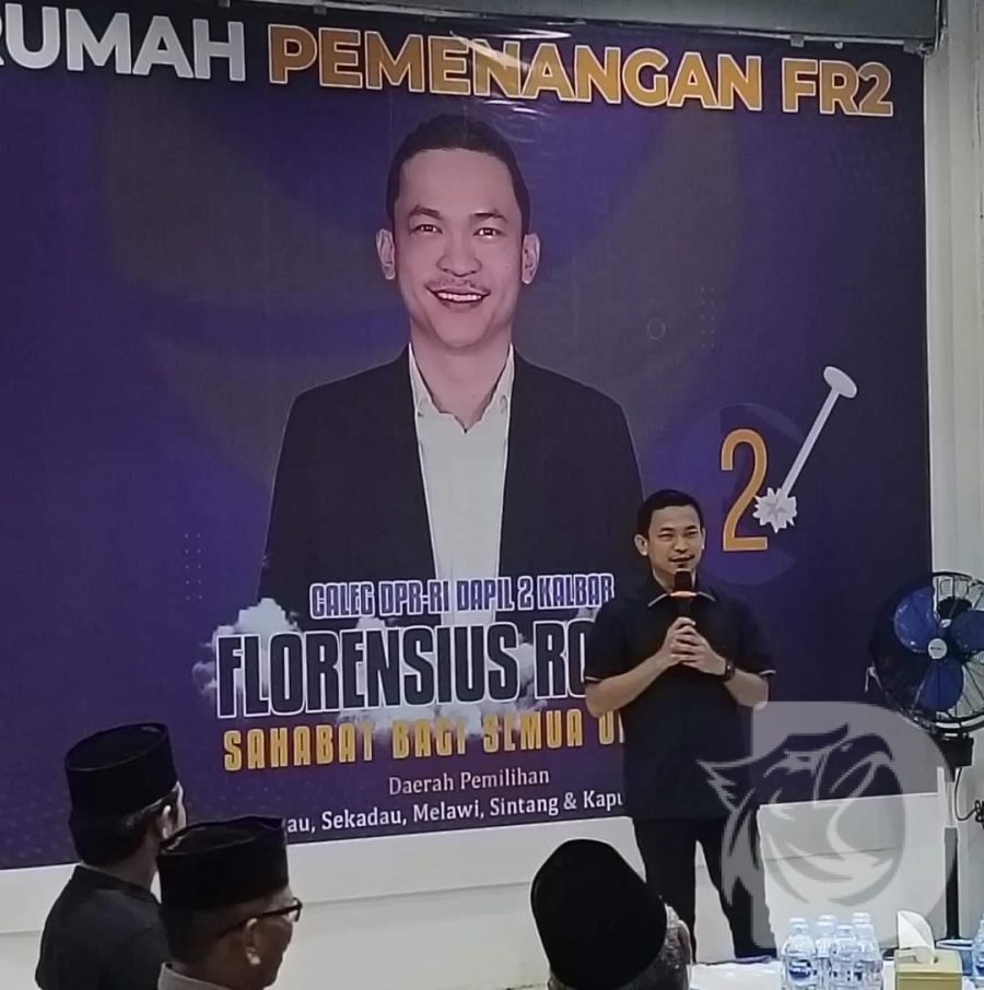 Florensius Ronny 02 (FR2) calon legislatif (Caleg) DPR RI dari partai NasDem membuka rumah pemenangan di Jalan Lintas Melawi, Sintang (Ist-dok)