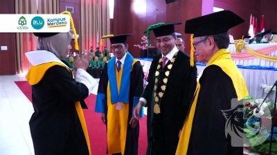 Rektor UIN Alauddin Makassar Kukuhkan Nur Hidayah Sebagai Guru Besar Pertama di FKIK