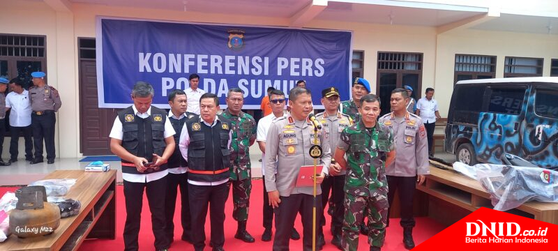 Ket foto : 
 Kapolda Sumut, Komjen Pol Agung Setya Imam Effendi bersama Pangdam I/BB Mayjen TNI Mochammad Hasan