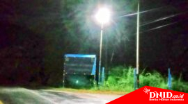 Persimpangan jalan keluar masuk PT SIP terpasang PJU