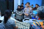 Kapolrestabes Makassar Jenguk Anak 12 Tahun Korban Penyekapan dan Rudapaksa di Rumah Sakit